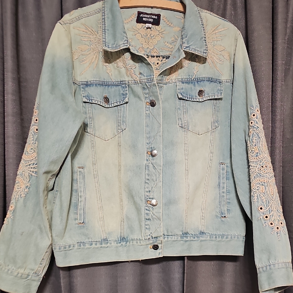 Johnny Was Women's Light Blue Embroidered Jean Jacket Large